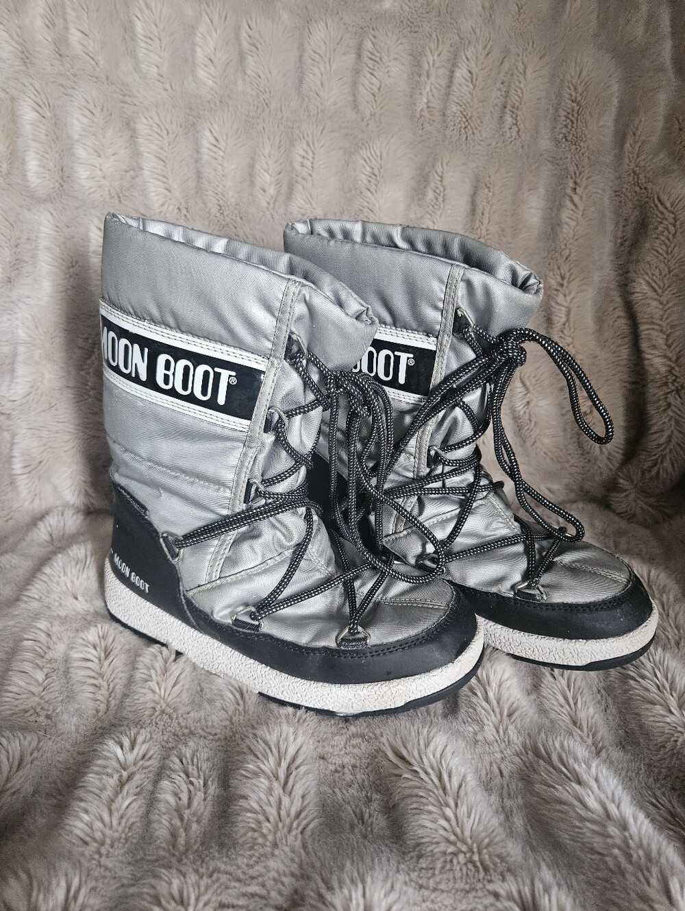 Origional Moon Boots Girls 3.5